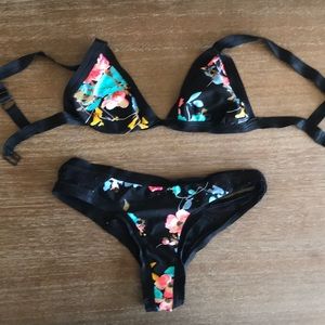 Volcom Bikini Set